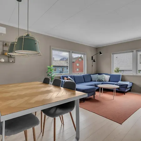 Central And Modern With Free Parking